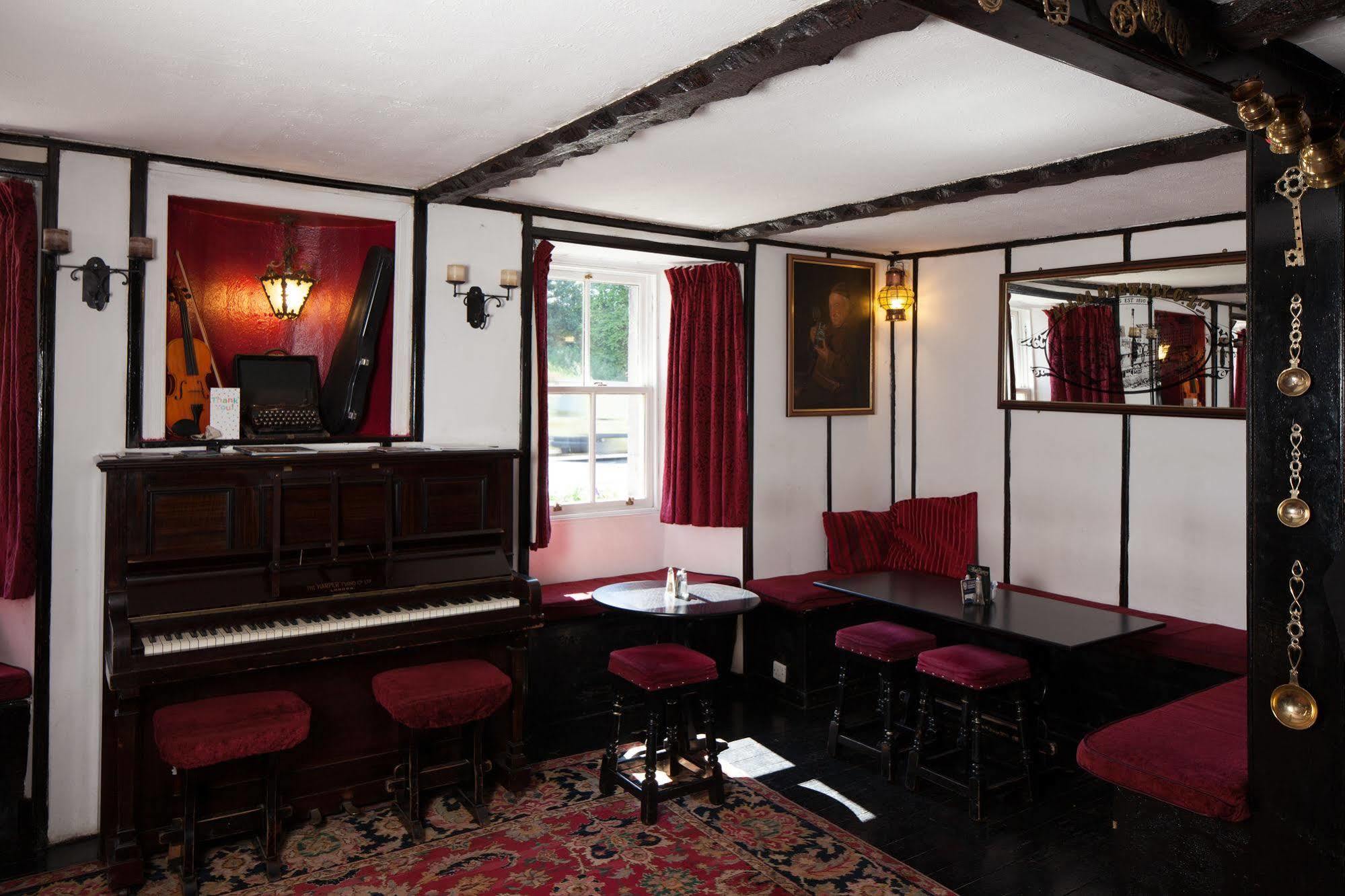 Carlops The Allan Ramsay Hotel מראה חיצוני תמונה
